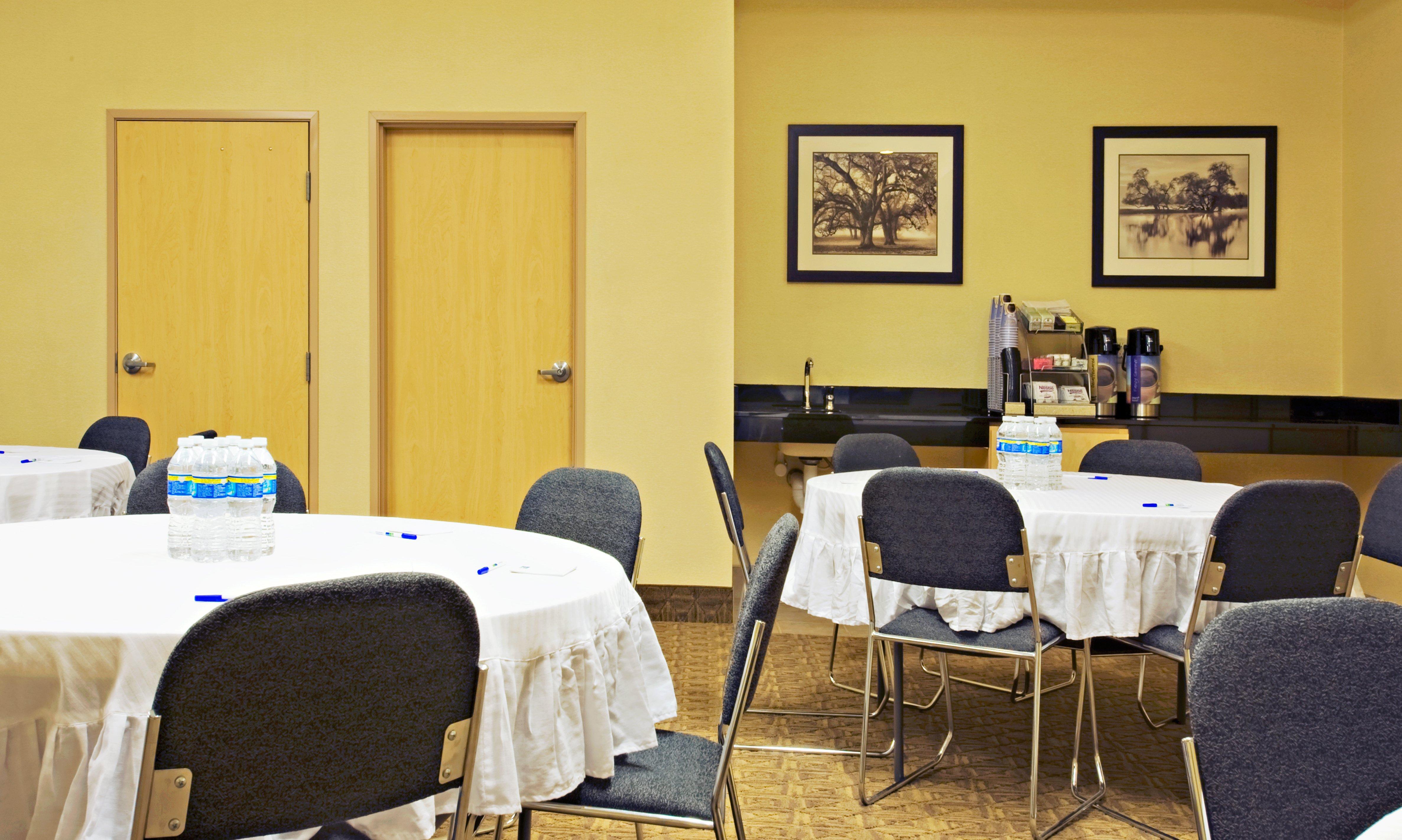 Holiday Inn Express Hotel And Suites Borger By Ihg Exterior photo
