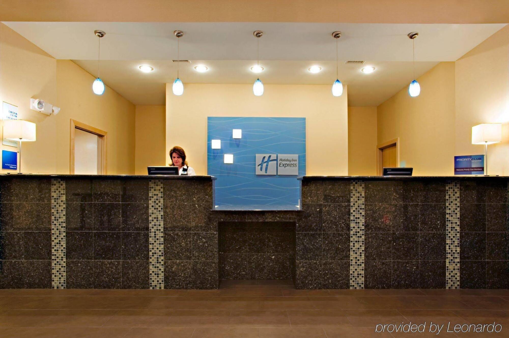 Holiday Inn Express Hotel And Suites Borger By Ihg Exterior photo